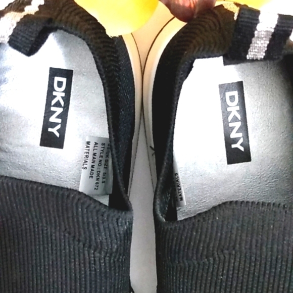 DKNY BLACK WHITE RHINESTONE SLIP-ON SNEAKERS SIZE 5 NWOT - Picture 9 of 14